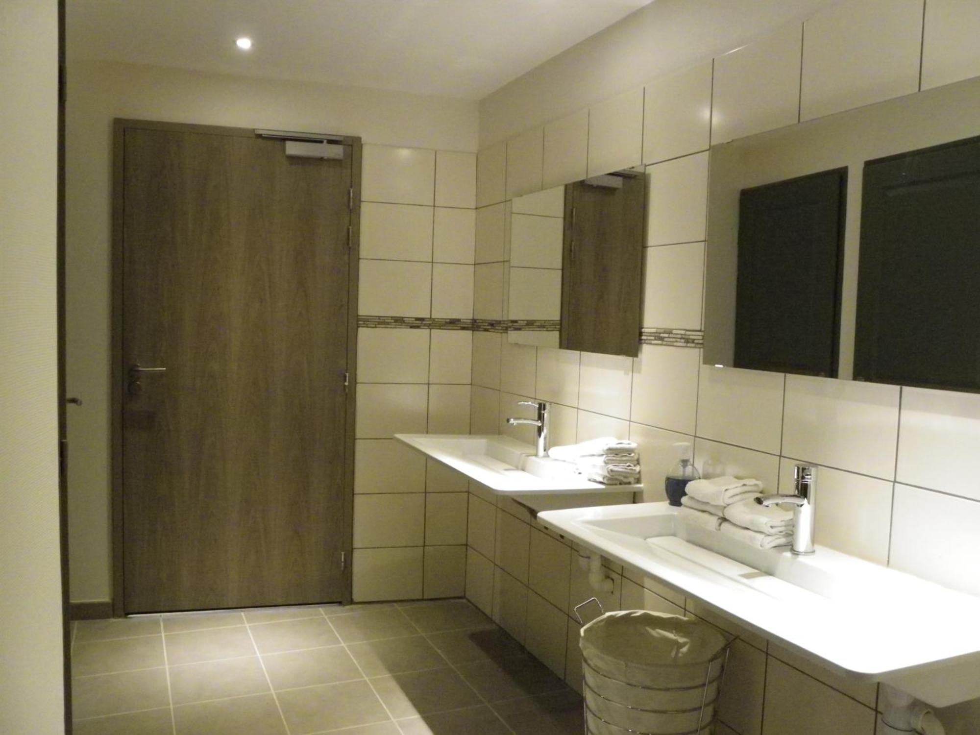 Hotel Comptoir Et Dependances Frontonas Zewnętrze zdjęcie
